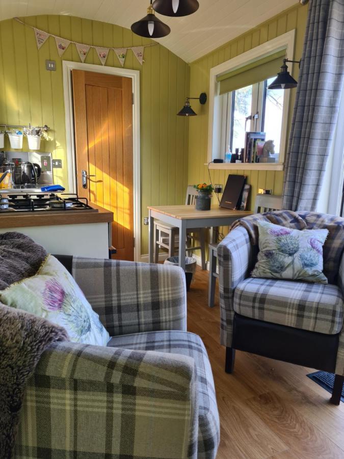 The Bay ,Luxury Shepherds Hut, Dundonnell Exteriör bild